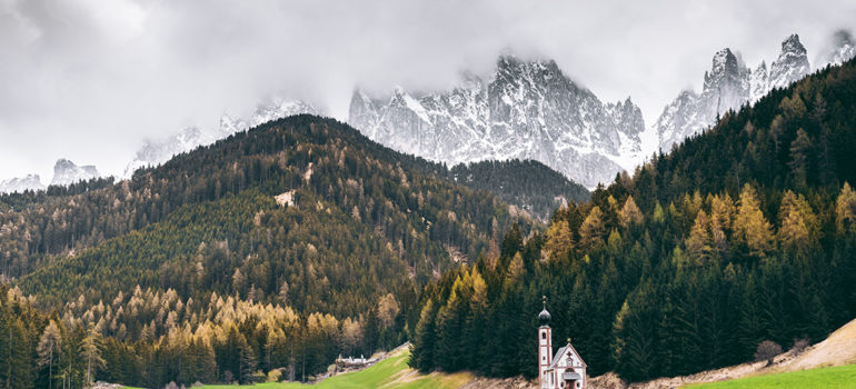 Évasion Épique en Van : À la Découverte des Joyaux Photographiques des Dolomites